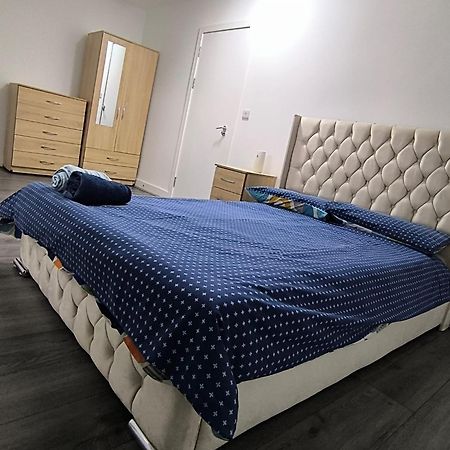 Spacious Full Home - Perfect For Families & Groups Oldbury  Eksteriør billede
