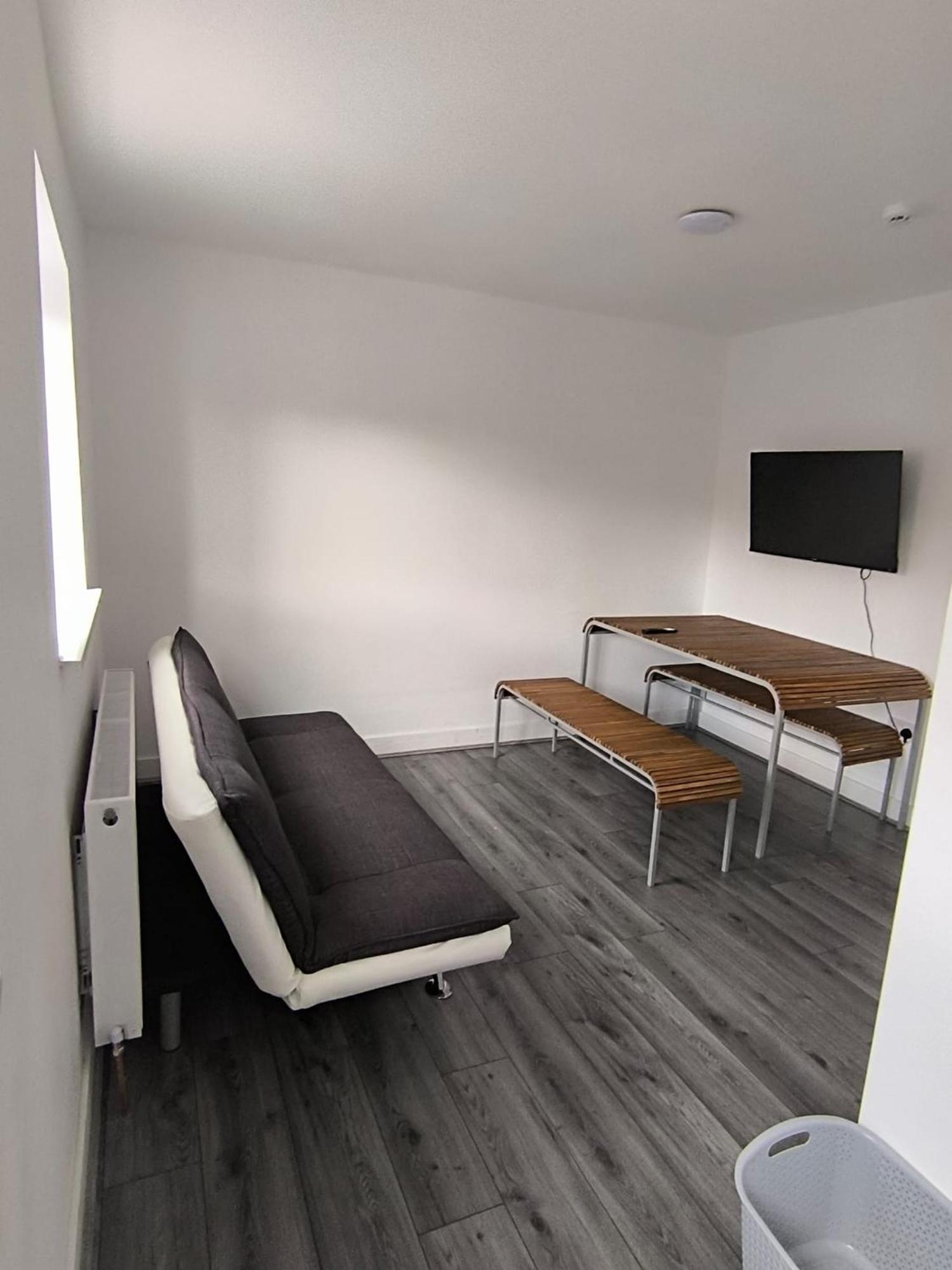 Spacious Full Home - Perfect For Families & Groups Oldbury  Eksteriør billede